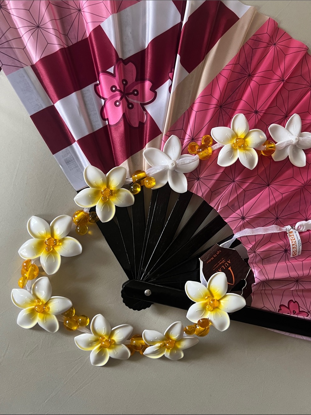 Disney Aulani Plumeria Flower Lei Necklace - White & Yellow lights